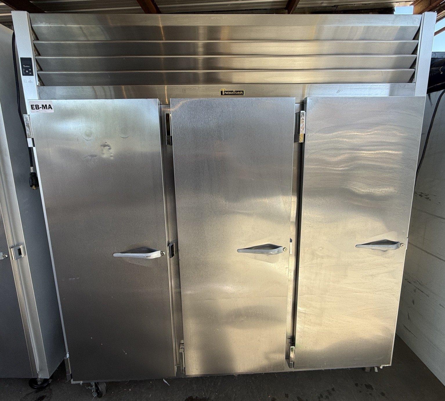 2024 TRAULSEN G31313 76 3/8″ 3 SOLID DOOR REACH IN FREEZER
