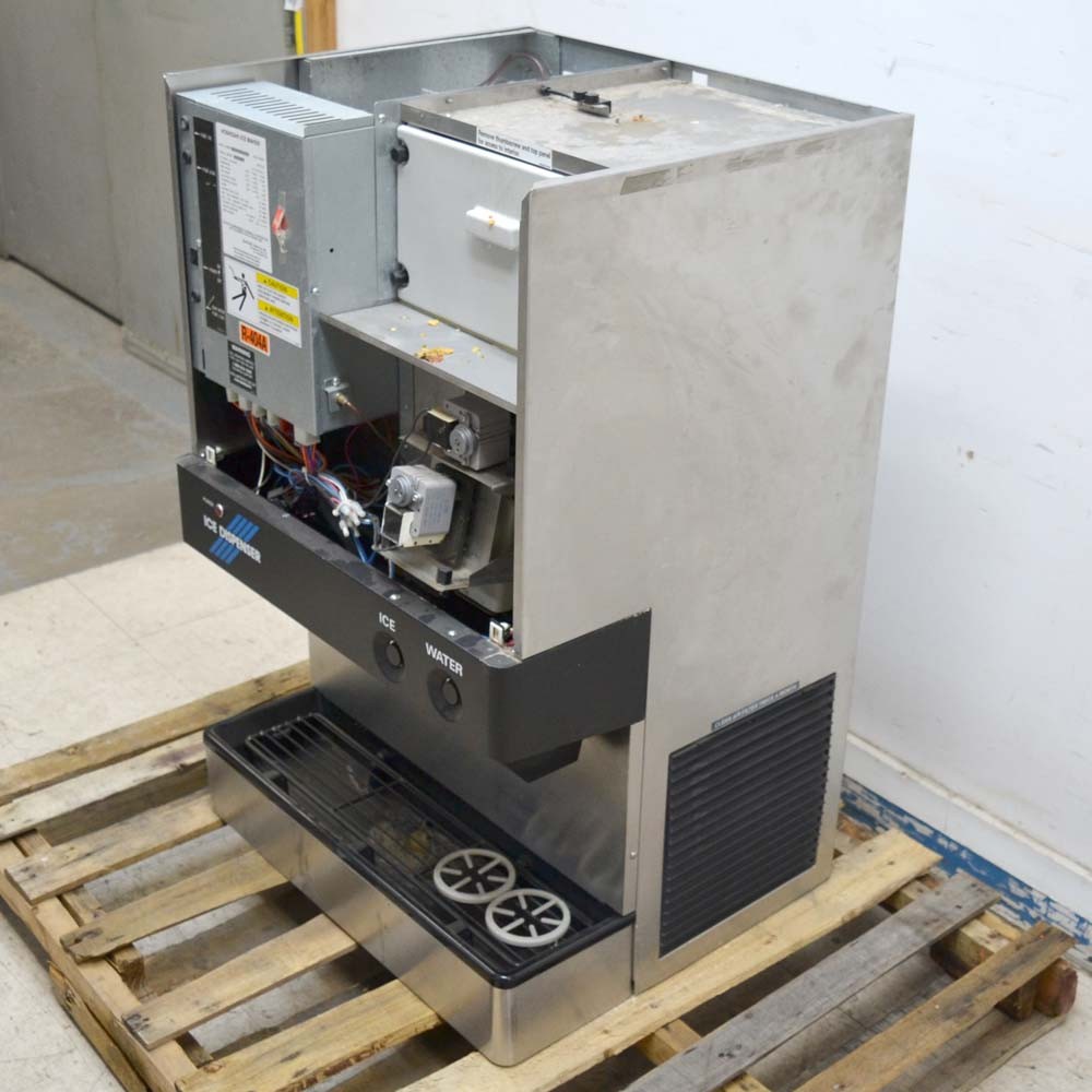 Hoshizaki DCM-500BAF Air-Cooled Ice Maker / Dispenser 40lbs Bin AS/IS for PARTS