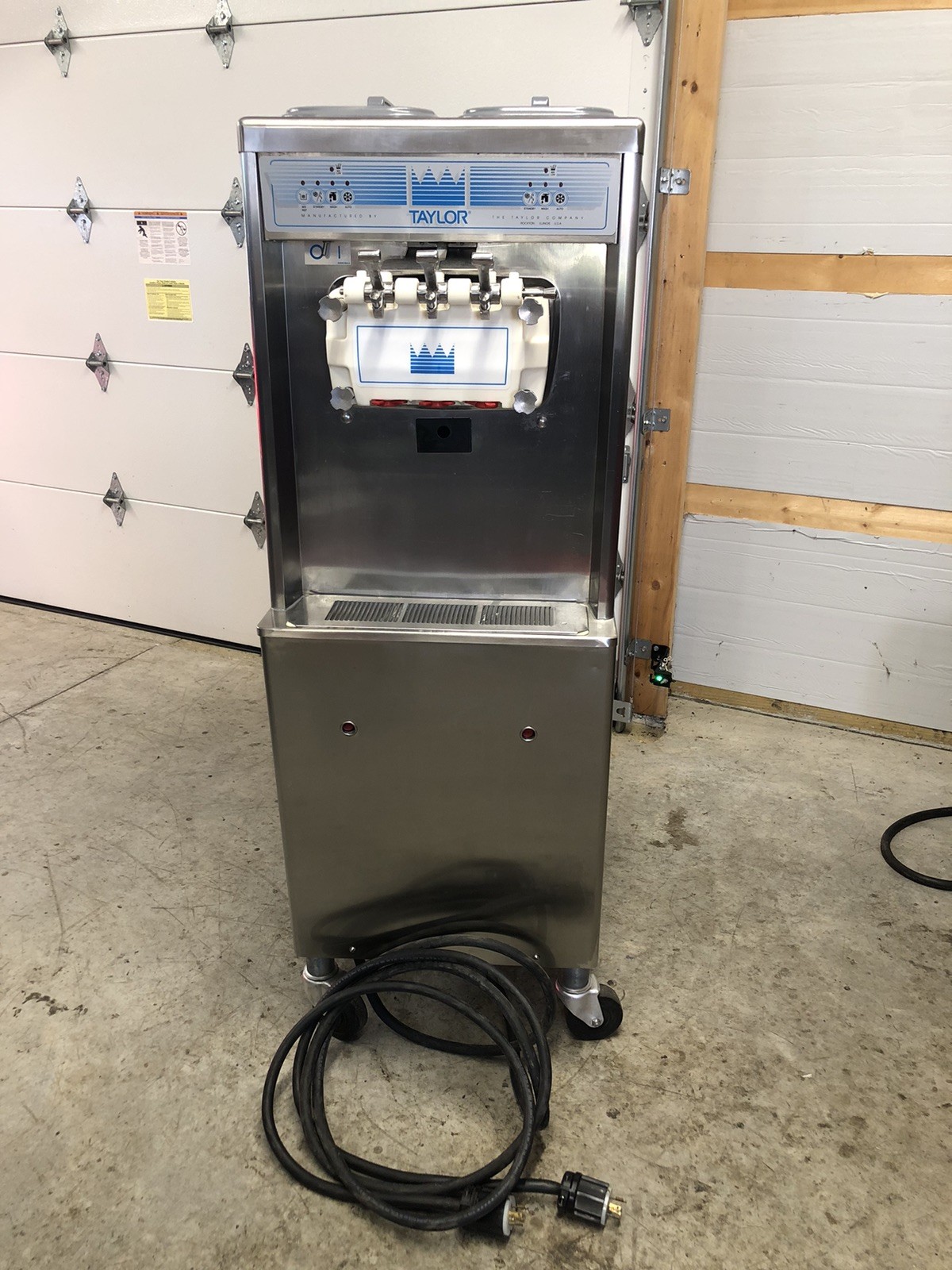 Taylor 794-33Ice Cream Yogurt Machine Air cooled 3 Phase 2011 Totally Rebuilt