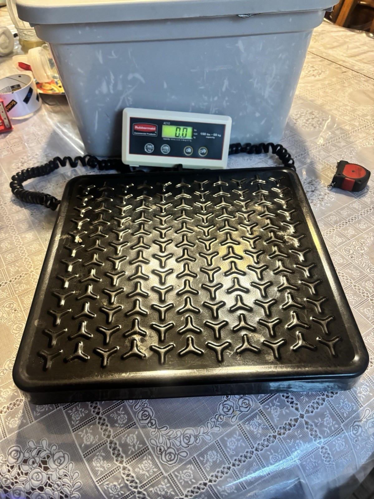 Rubbermaid Commercial FG401088 Digital Food Service Scale with a 150 lb capacity