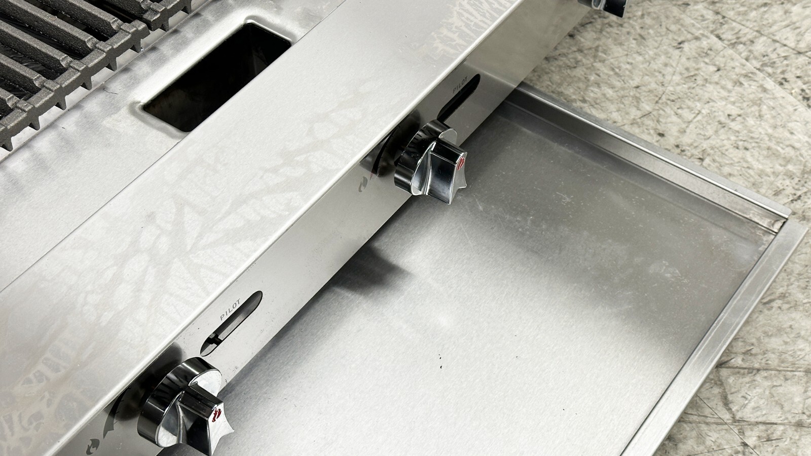 48″x28″ 140000 BTU Commercial Radiant Broiler, Stainless Steel