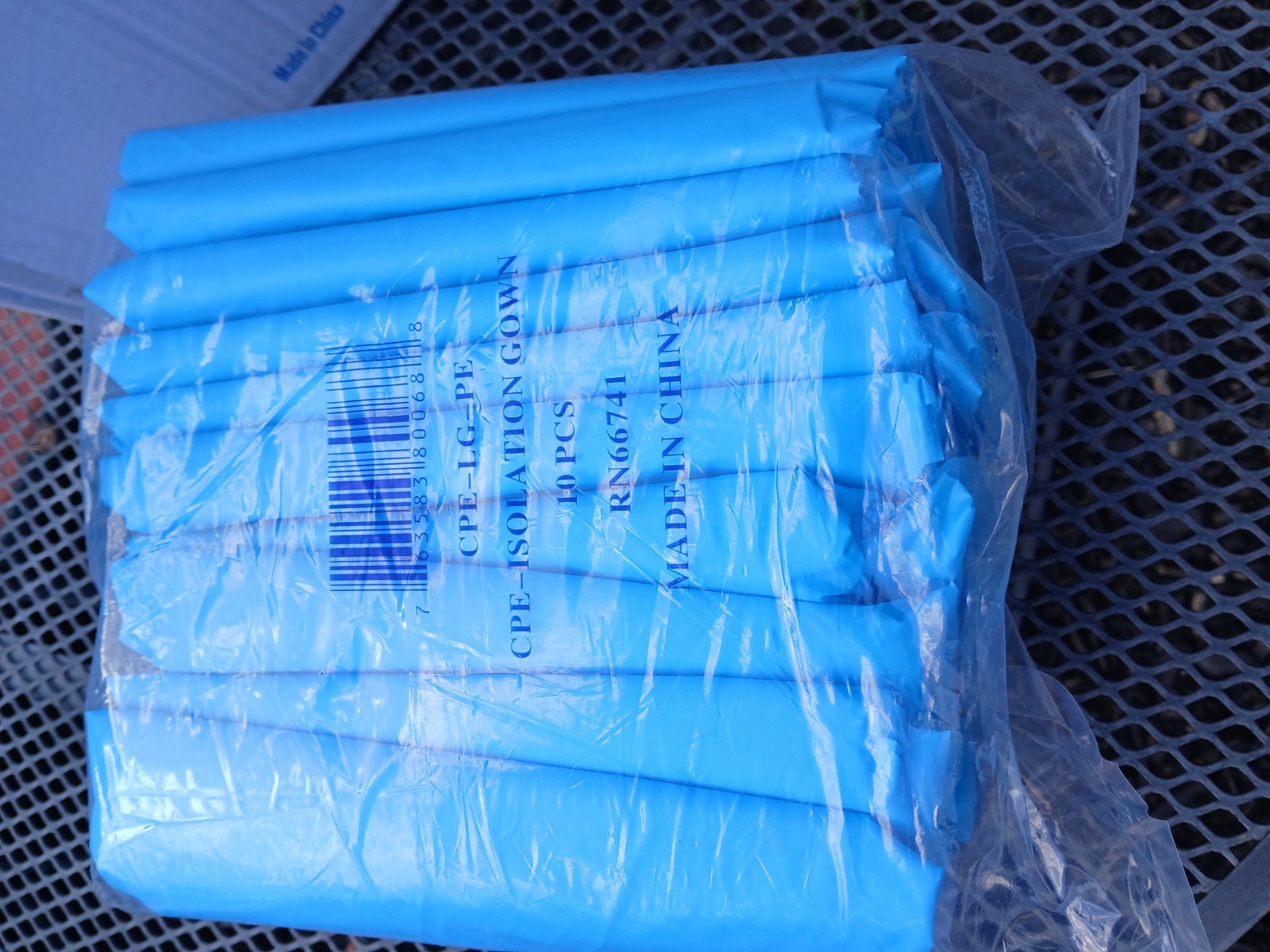 New In Case ! 100 Pcs Large Blue Disposable Aprons. Great Deal & Best Price.