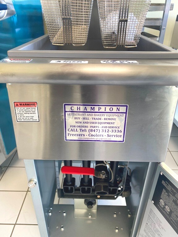 Fryer/ NEW Champion 45 LB Deep Fryer/ Gas / 16.5″ x 32″ X 42″ H
