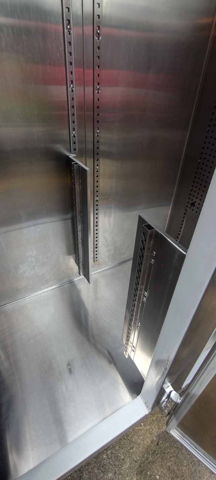 Continental DL3R-SS 3 Door Commercial Refrigerator SS 72 Cu Ft Runs Cool W Rack