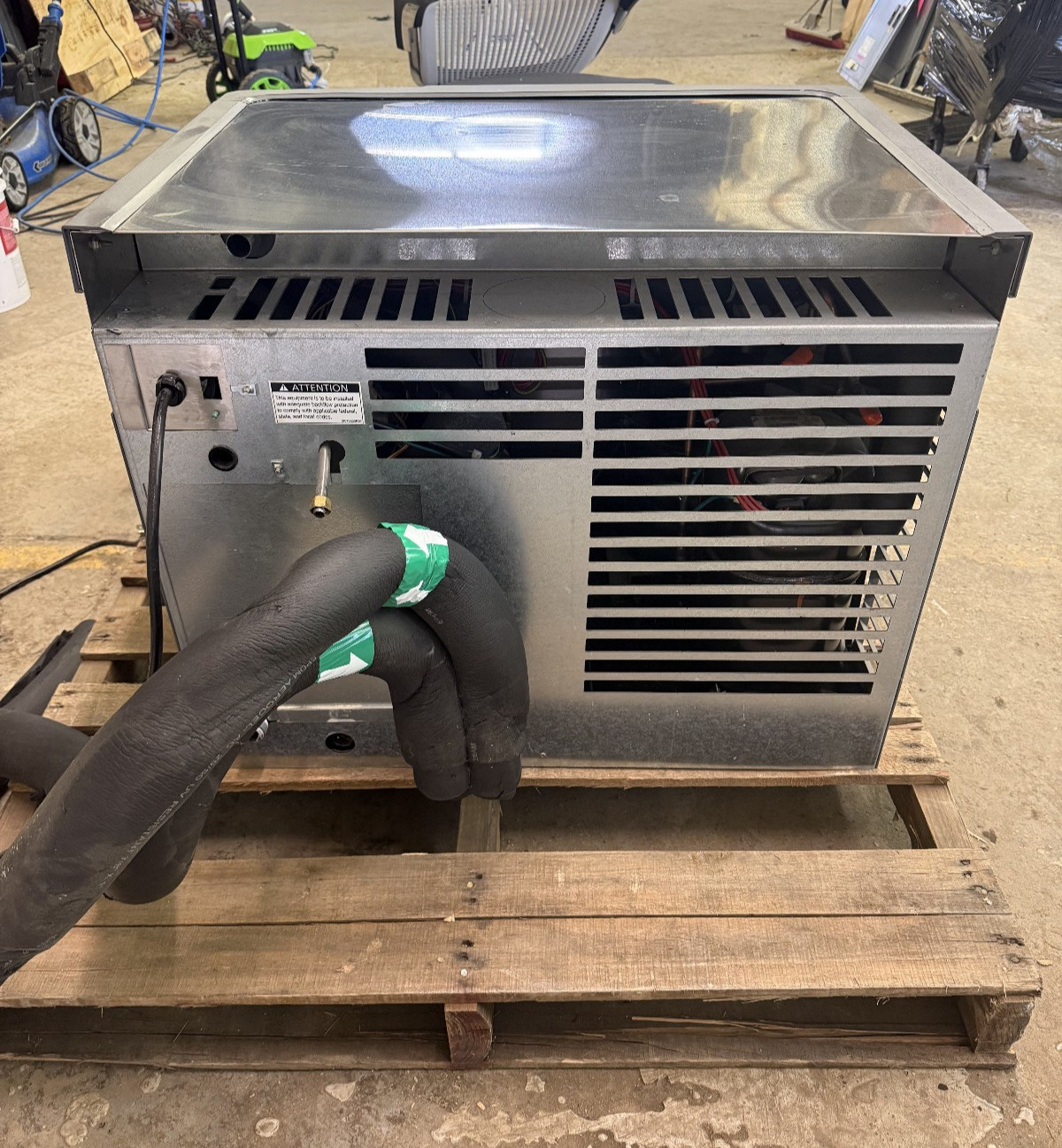 Follett Ice Horizon Machine HCC1010WHS, Water-Cooled, Chewblet Ice