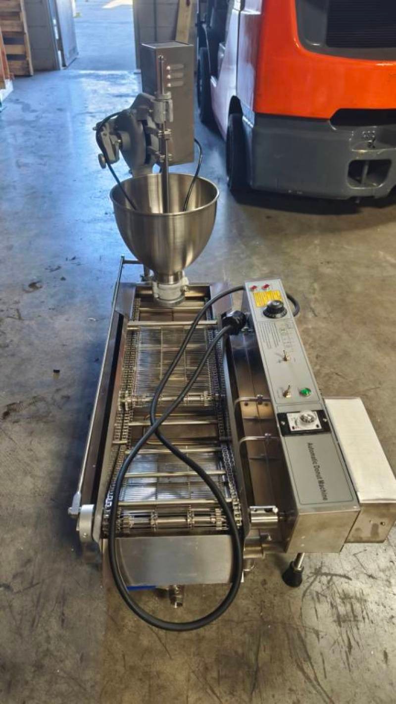 95% New Kolice Commercial Automatic Donut Machine Donut Maker 3 different molds