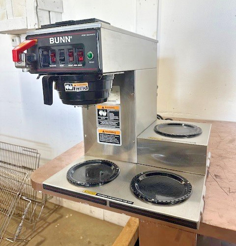 «BUNN CWTF15, 3LPF «POUR OVER OR DIRECT LINE COFFEE BREWER W/3 WARMERS,120V 1PH