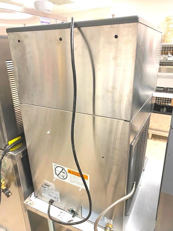 Ice Maker & Water Dispenser/ Follett 50CI425A Symphony Plus Air Cooled 425 Lbs