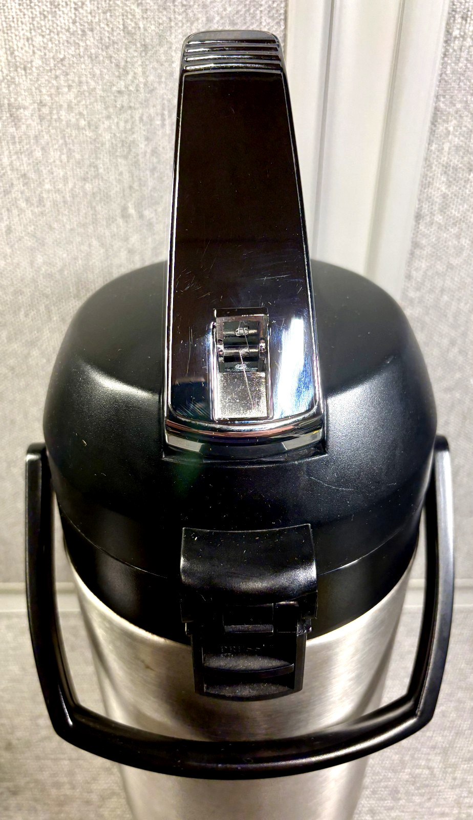 BUNN 32130.0000 3.0-Liter Lever-Action Airpot Stainless Steel 102oz Nice
