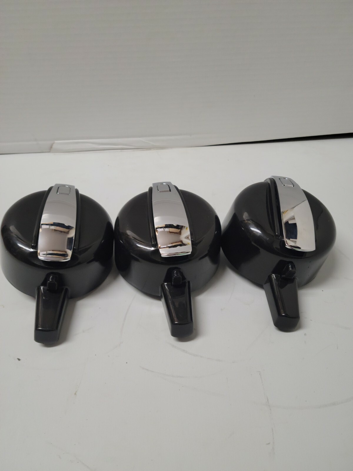 Service IDEAS lever Lids
