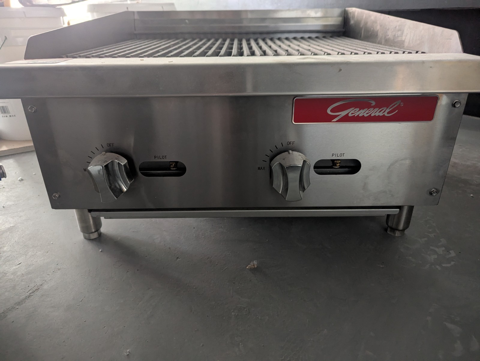 General brand commercial gas charbroiler – 35000 BTU /HOUR