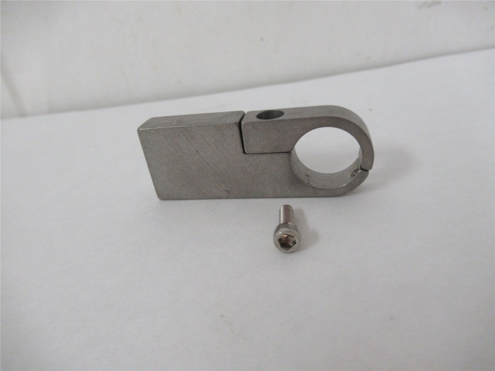 254628 New-No Box; Triangle Package Co A48694 Door Clamp Guard