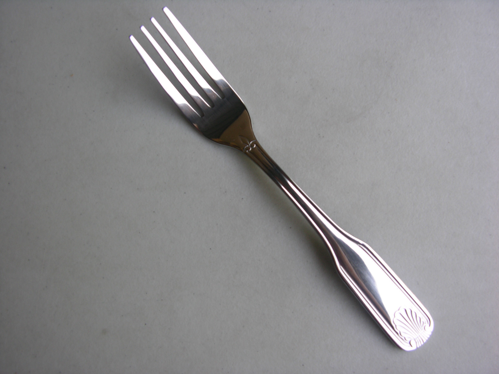 USA SELLER 12 DINNER FORKS SHELL EX-HEAVY WEIGHT 18/0 S/S FREE SHIPPING US ONLY