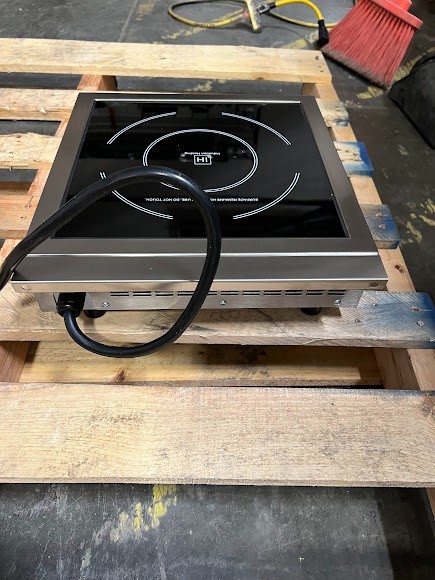 Avantco Countertop Induction Range / Cooker – 208-240V, 3500W