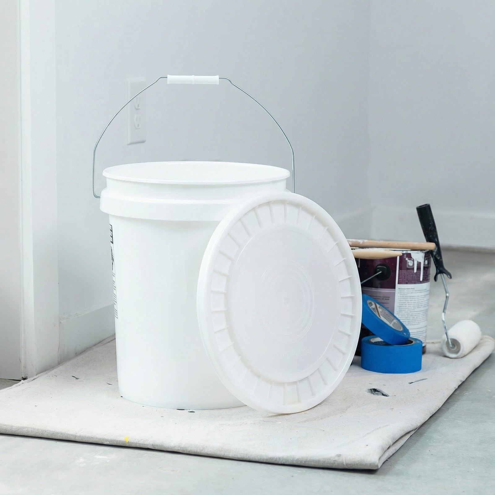 (12 pack 5 Gallon Round Plastic Utility Bucket Lid White 1 Each