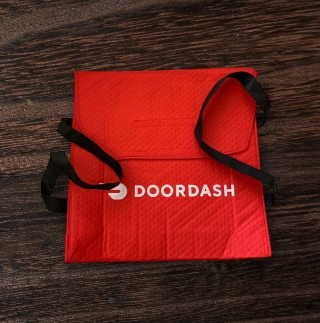 DoorDash Door Dash DD Red Insulated Hot Pizza Bag With Handles 19x19x5