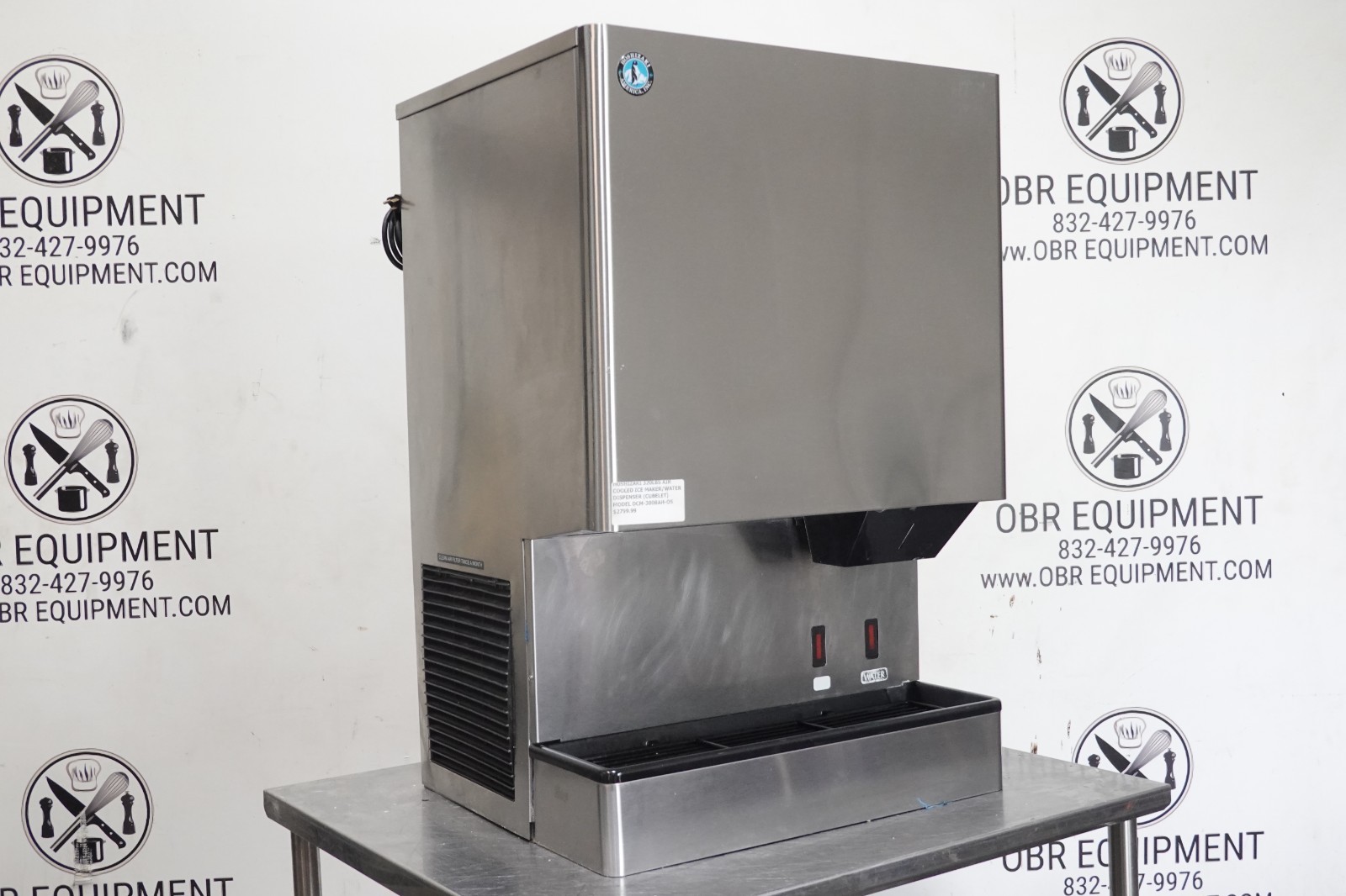 HOSHIZAKI 320LBS AIR COOLED ICE MAKER/ WATER DISPENSER (CUBELET) MODEL DCM-300BA