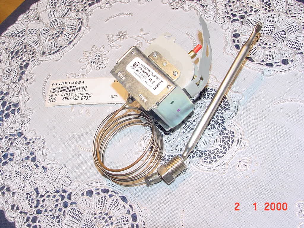 Robertshaw LCHM050300000 Safety Thermostat, PP10084, 450F, 232C, F/ Pitco Fryers