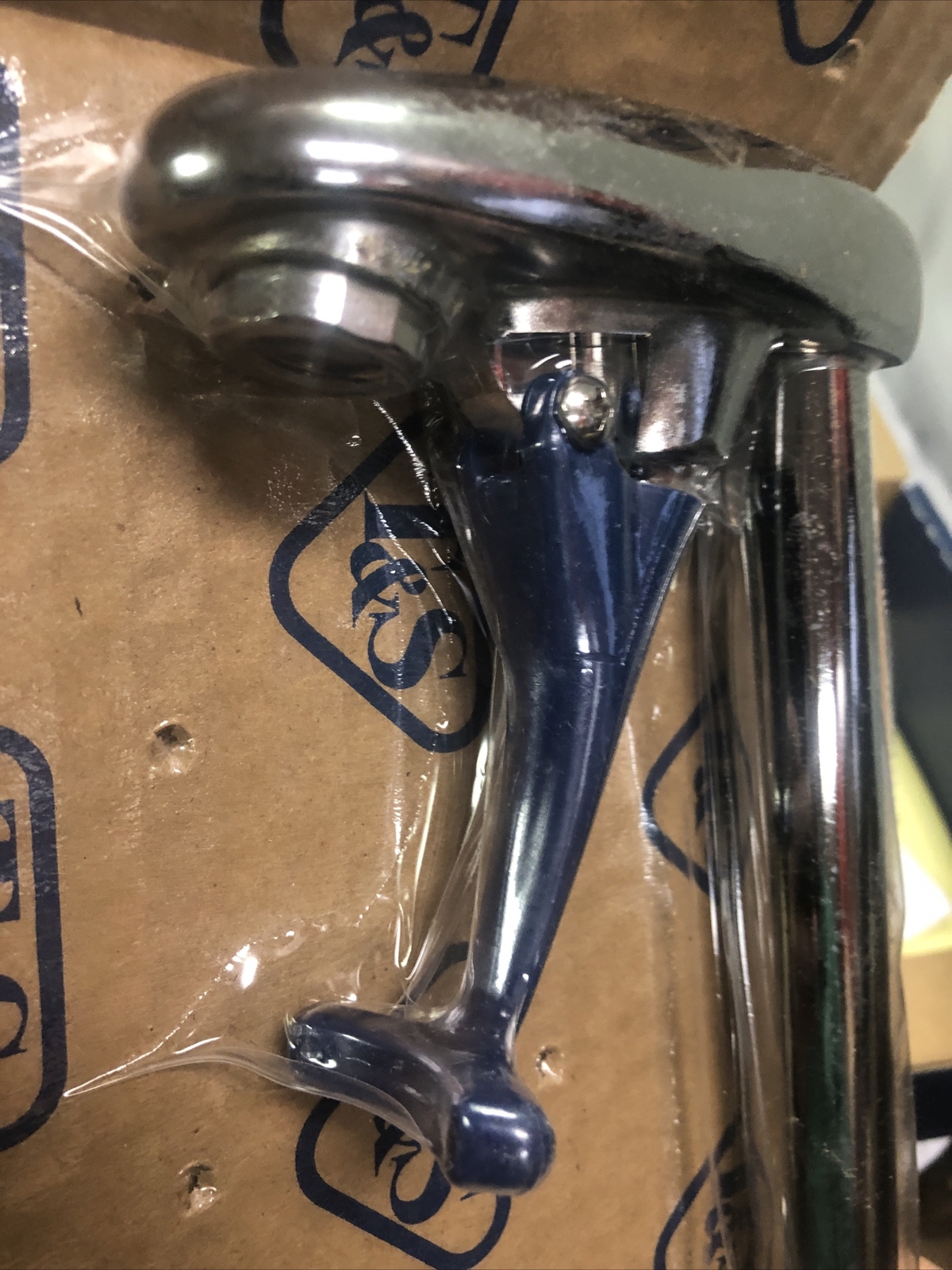 T&S Brass 5GF-8P Glass Filler, 8″ Deck Mount Pedestal, 1/2″ NPT Male Shank
