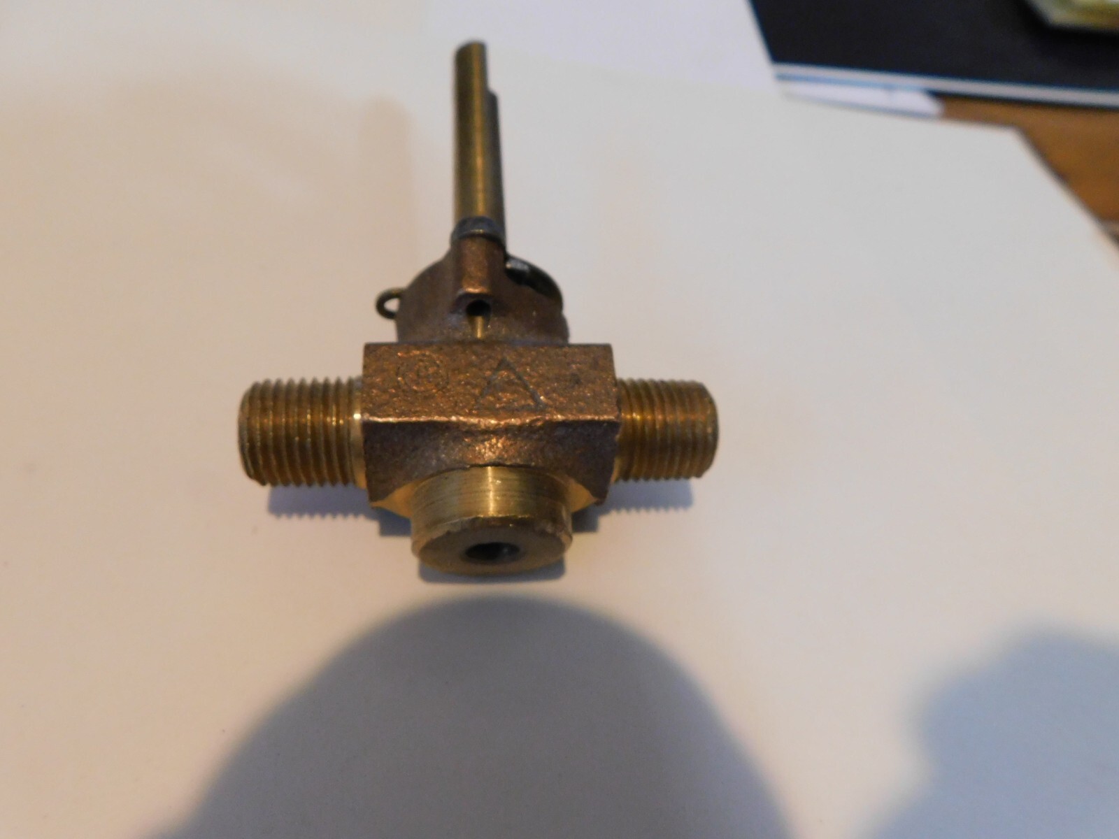 Hobart Vulcan Oven Gas Valve 1/4 «MPT X 1/4 «MPT D Stem 2» Long Part -402077-2