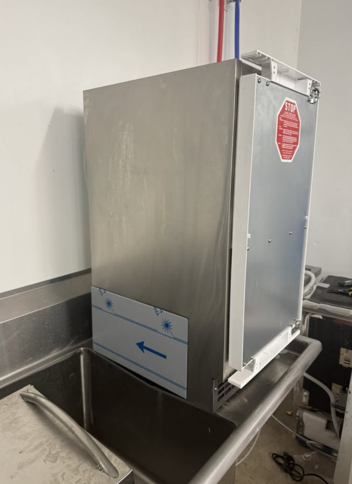 Viking Professional 5 Series FPNI515 15 In Panel Ready Ice Maker with 26 lbs.