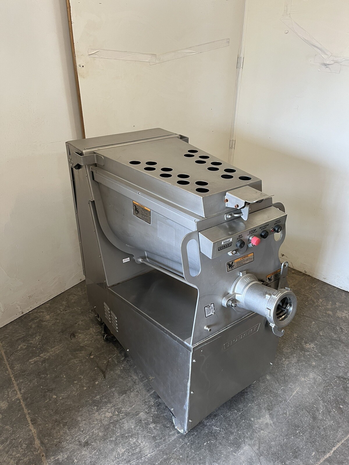 Hobart Meat Mixer Grinder MG1532 #32 150lb VIDEO WE CRATE AND SHIP WORLDWIDE