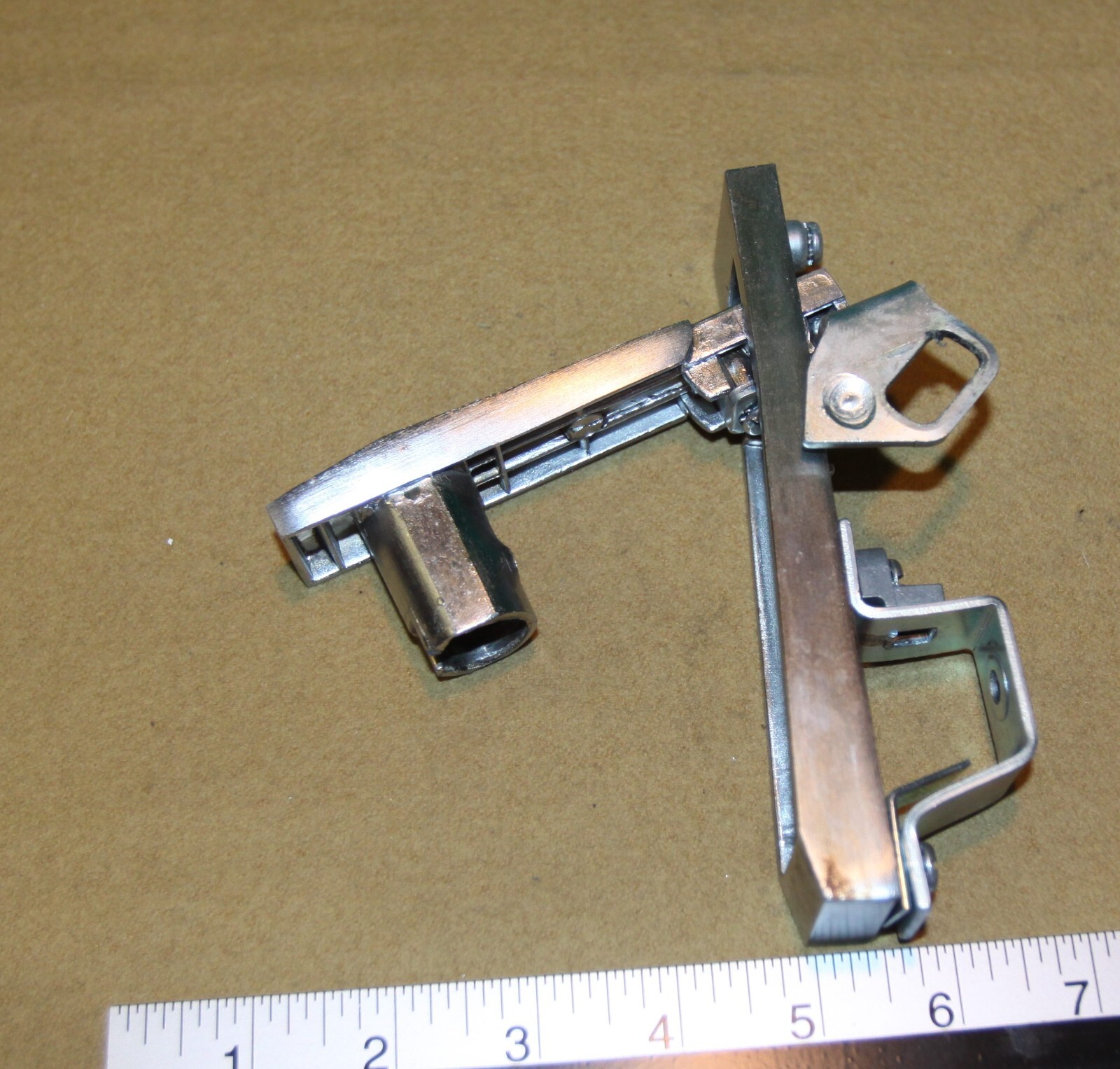 National L handle locking assembly – there is no lock or keys