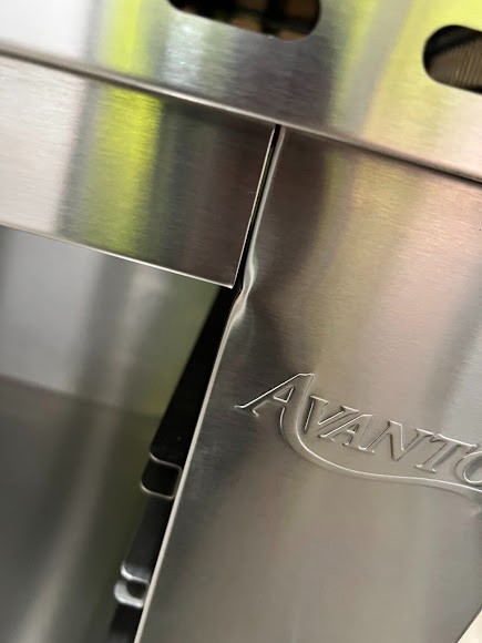 Avantco 32″ Electric Countertop Cheese Melter – 208/240V, 2290/3050W.