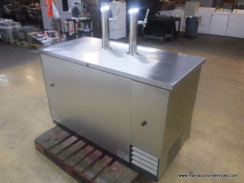 True TDD-2-5-HC 59″ 2 Door Beer Dispenser Year made 2021