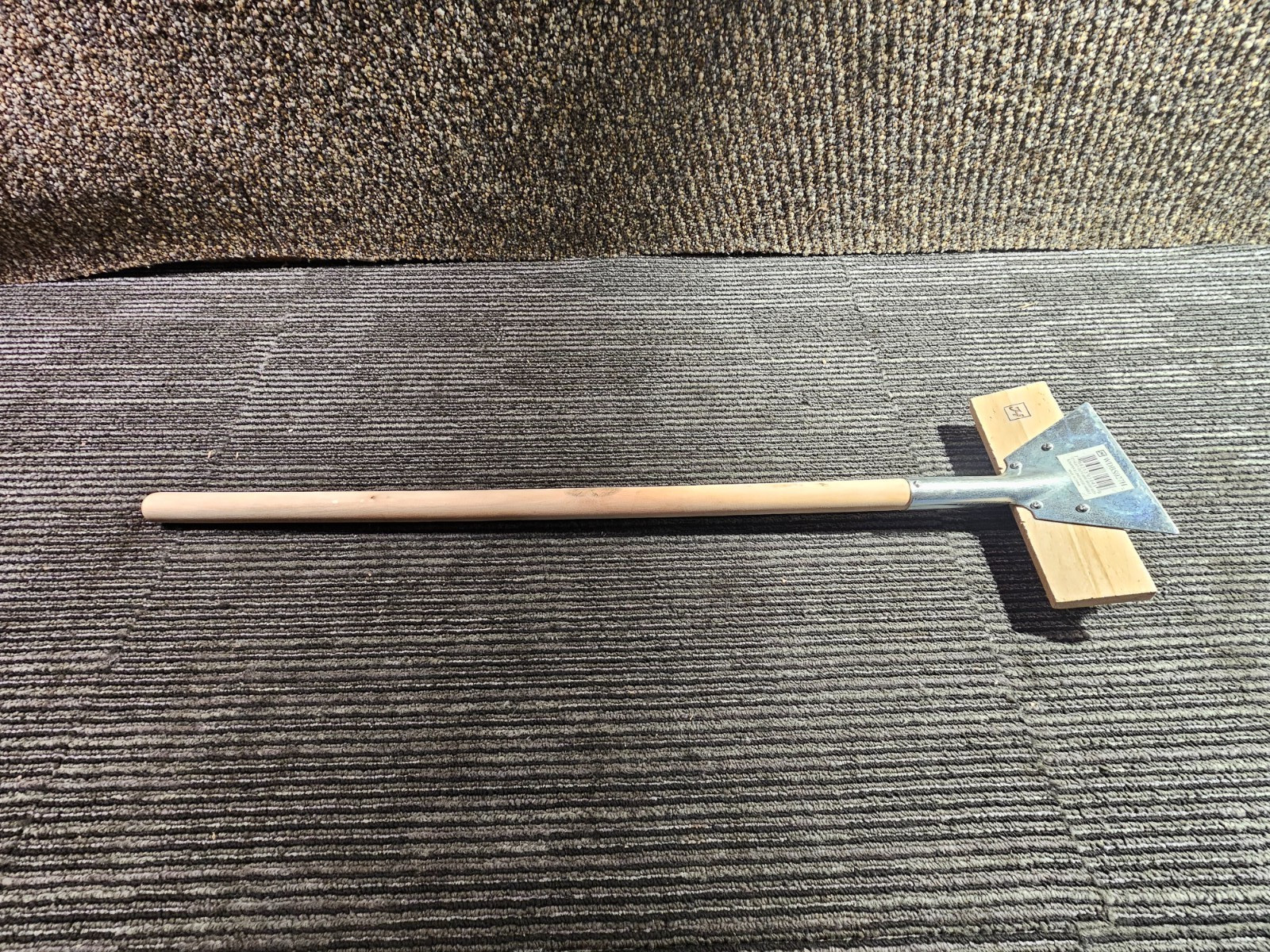 Thunder Group Heavy Duty Wire Brush with Scraper and Long Wood Handle, 27-Inch