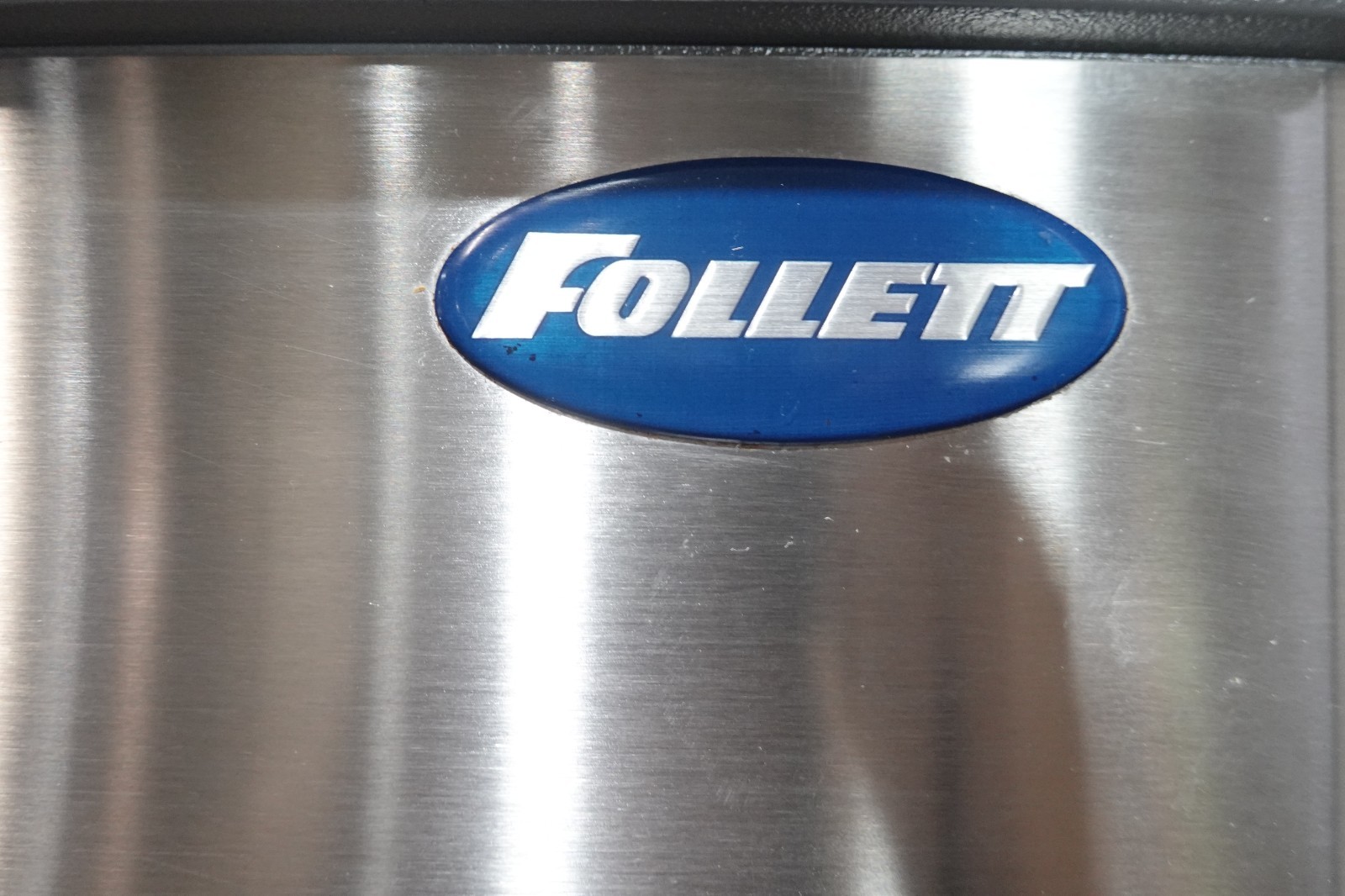 FOLLET 400 LBS AIR COOLED ICE MAKER/WATER DISPENSER (CHEWABLE ICE) MODEL 25CT400