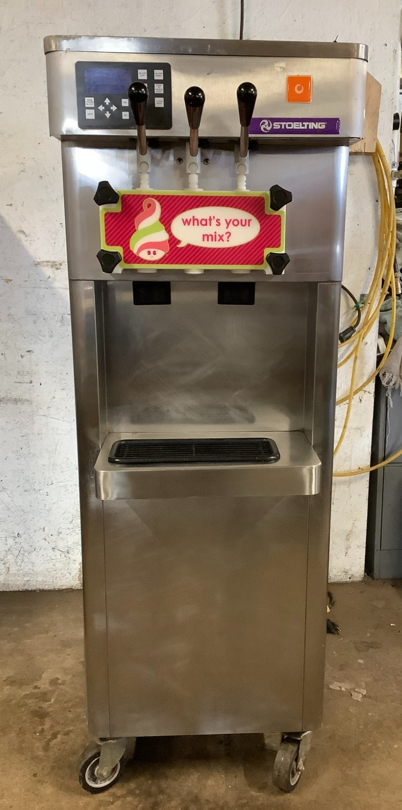ICE CREAM/YOGURT MACHINE STOELTING F231 Water Cooled 1ph 208V Tested