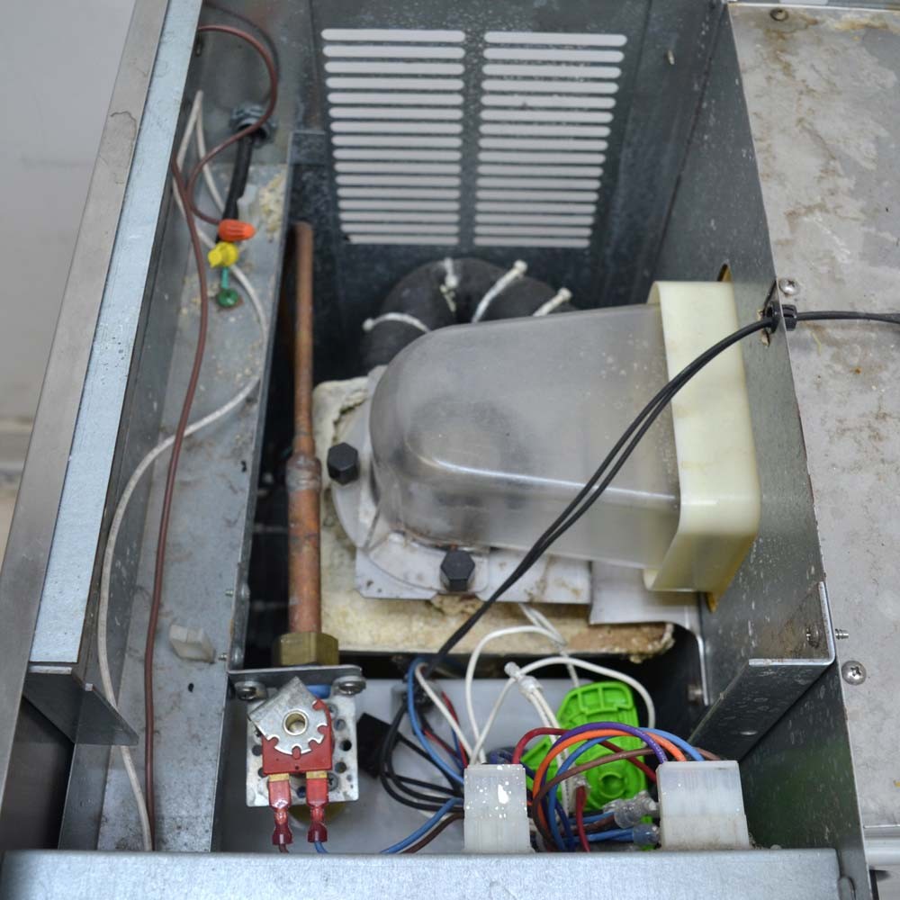 Hoshizaki DCM-500BAF Air-Cooled Ice Maker / Dispenser 40lbs Bin AS/IS for PARTS
