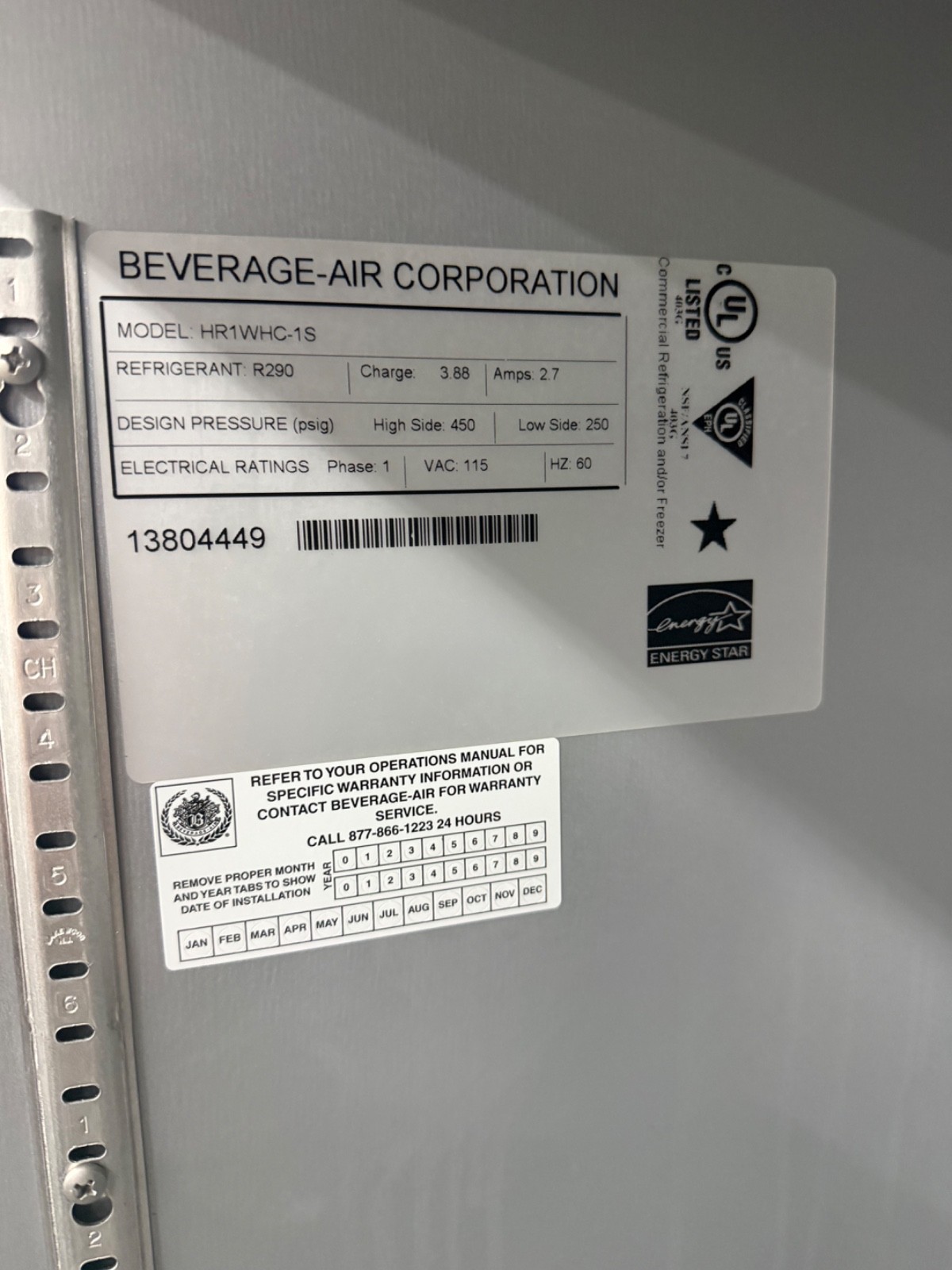 Beverage-Air HR1WHC-1S 35″ Wide Top Mounted Solid Wide Reach-In Refrigerator