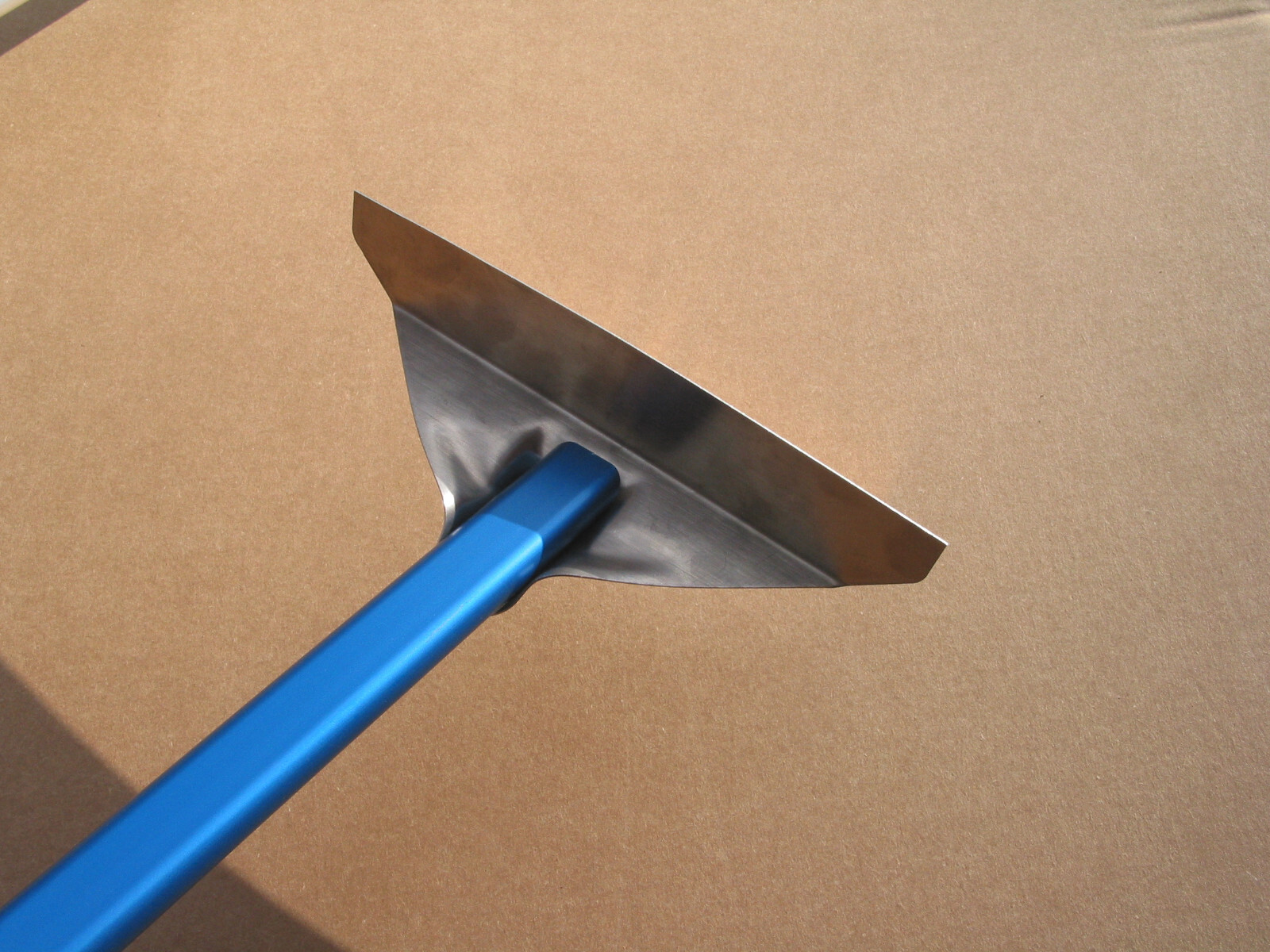 Gi.Metal Stainless Steel Ash Rake with Anodized Aluminum Handle (59 inches)