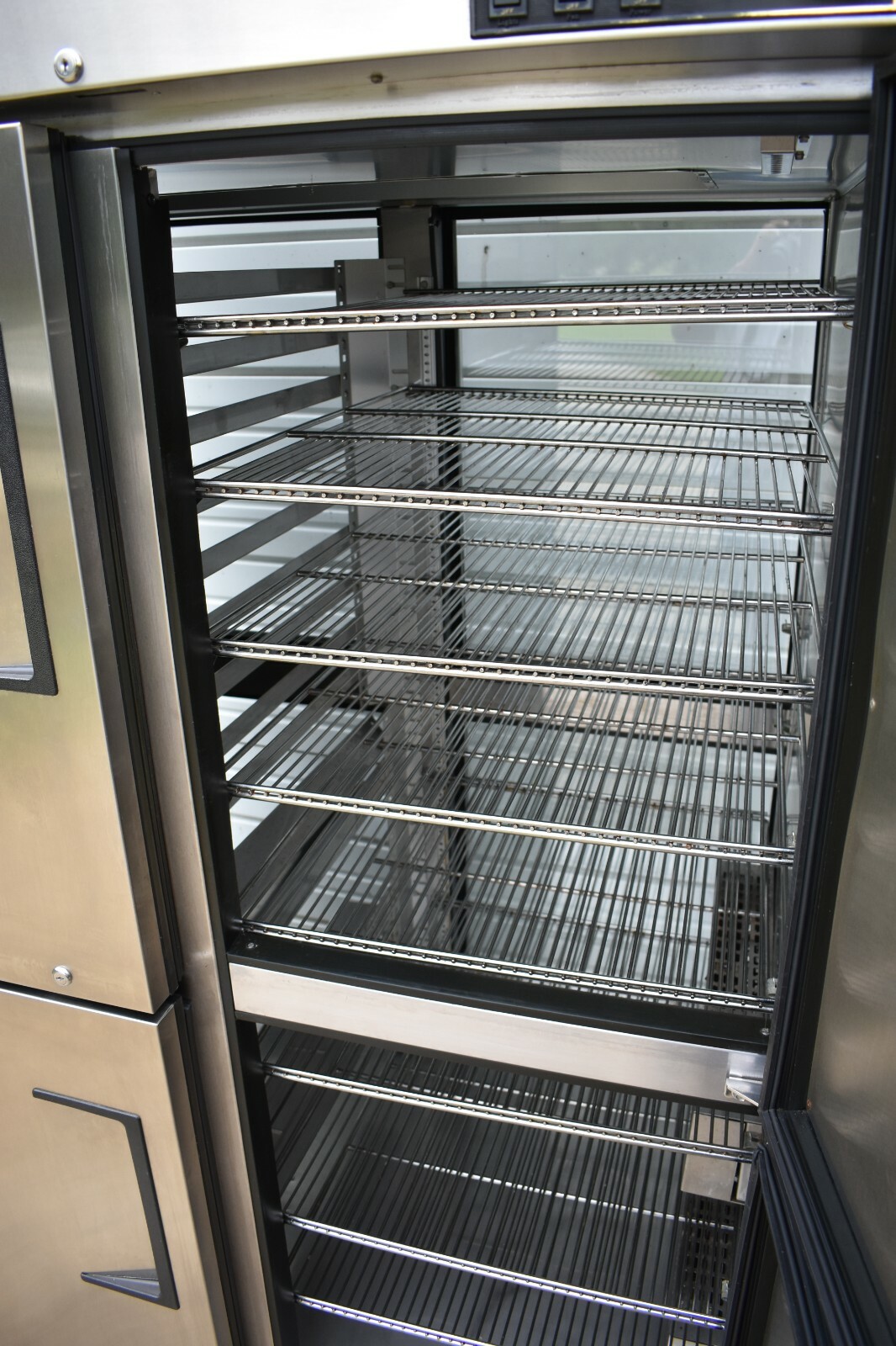 TRUE TA2HPT-4HS-4HG FULL HEIGHT 8 DOORS PASS THRU INSULATED HEATED CABINET