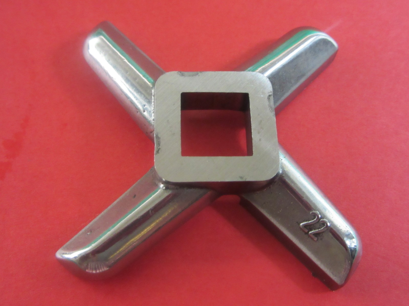 ITALY #22 x 1/8″ holes (3mm) Fine hole Meat Grinder Plate & Matching Knife