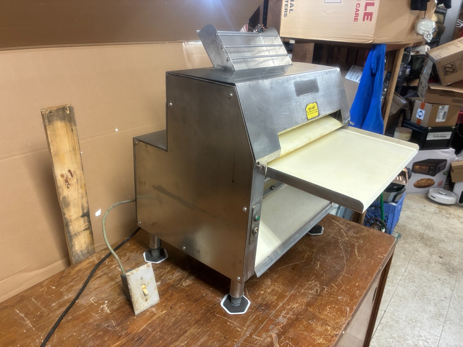 read all…..SOMERSET 20 INCH DOUGH SHEETER. WORKING BUT NEEDS SOME WORK
