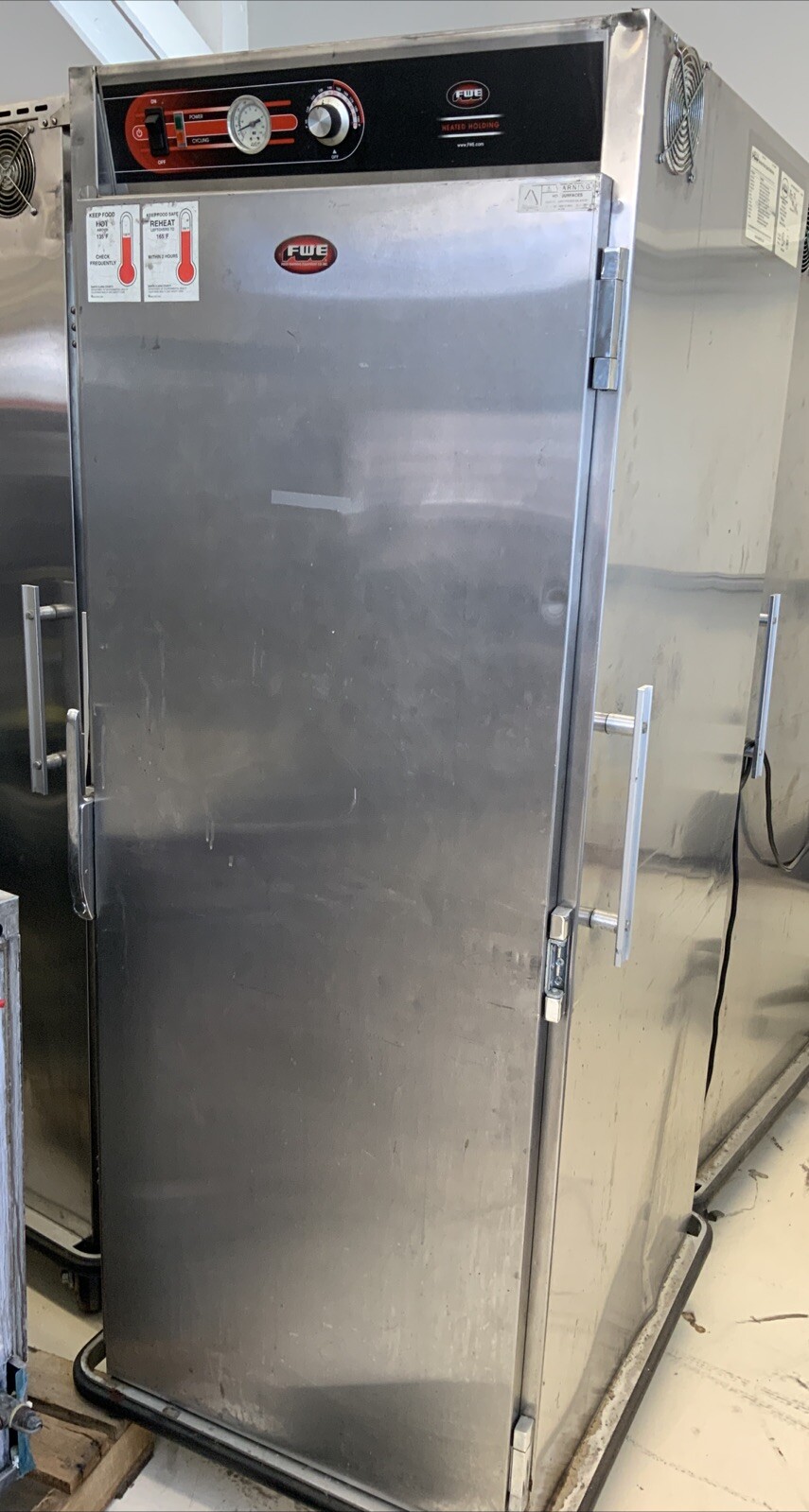 FWE FOOD WARMING EQUIPMENT INSULATED HEATED HOLDING CABINET MODEL UHST-13 NS-E