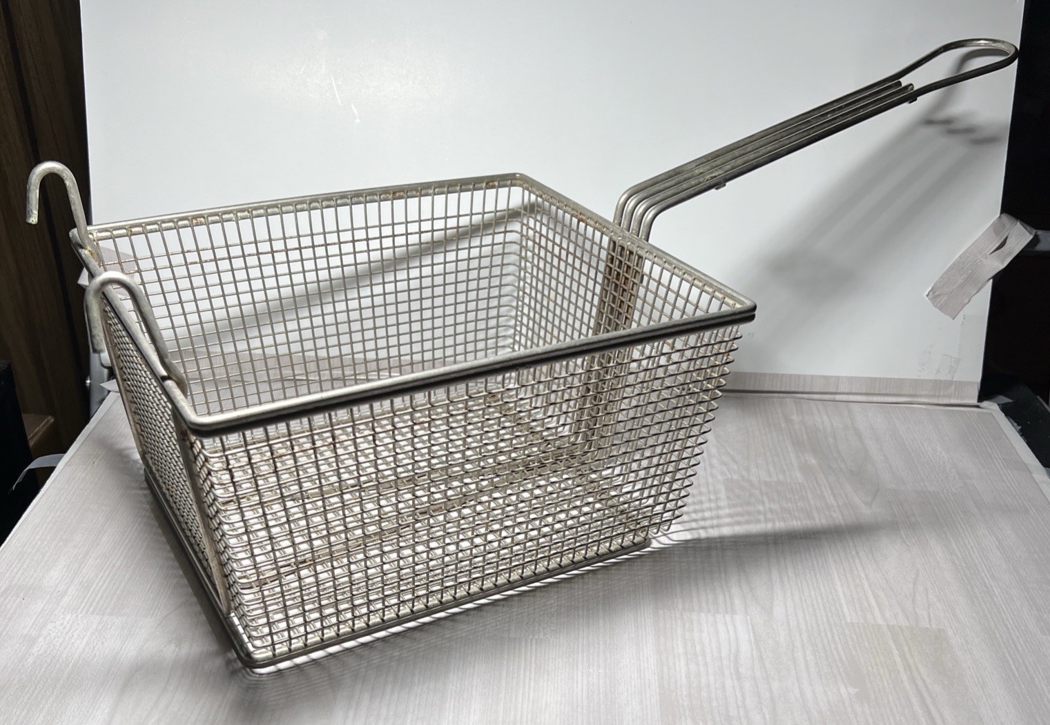 Fryer Basket with Front Hooks Metal Handle 20 1/2″L x 8 3/4″W x10L x5 1/4Tall