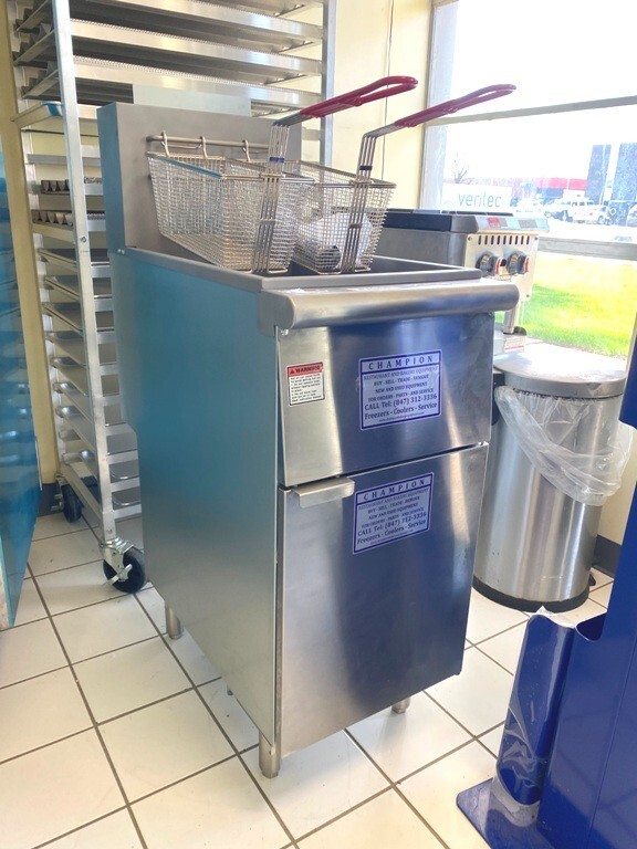 Fryer/ NEW Champion 45 LB Deep Fryer/ Gas / 16.5″ x 32″ X 42″ H