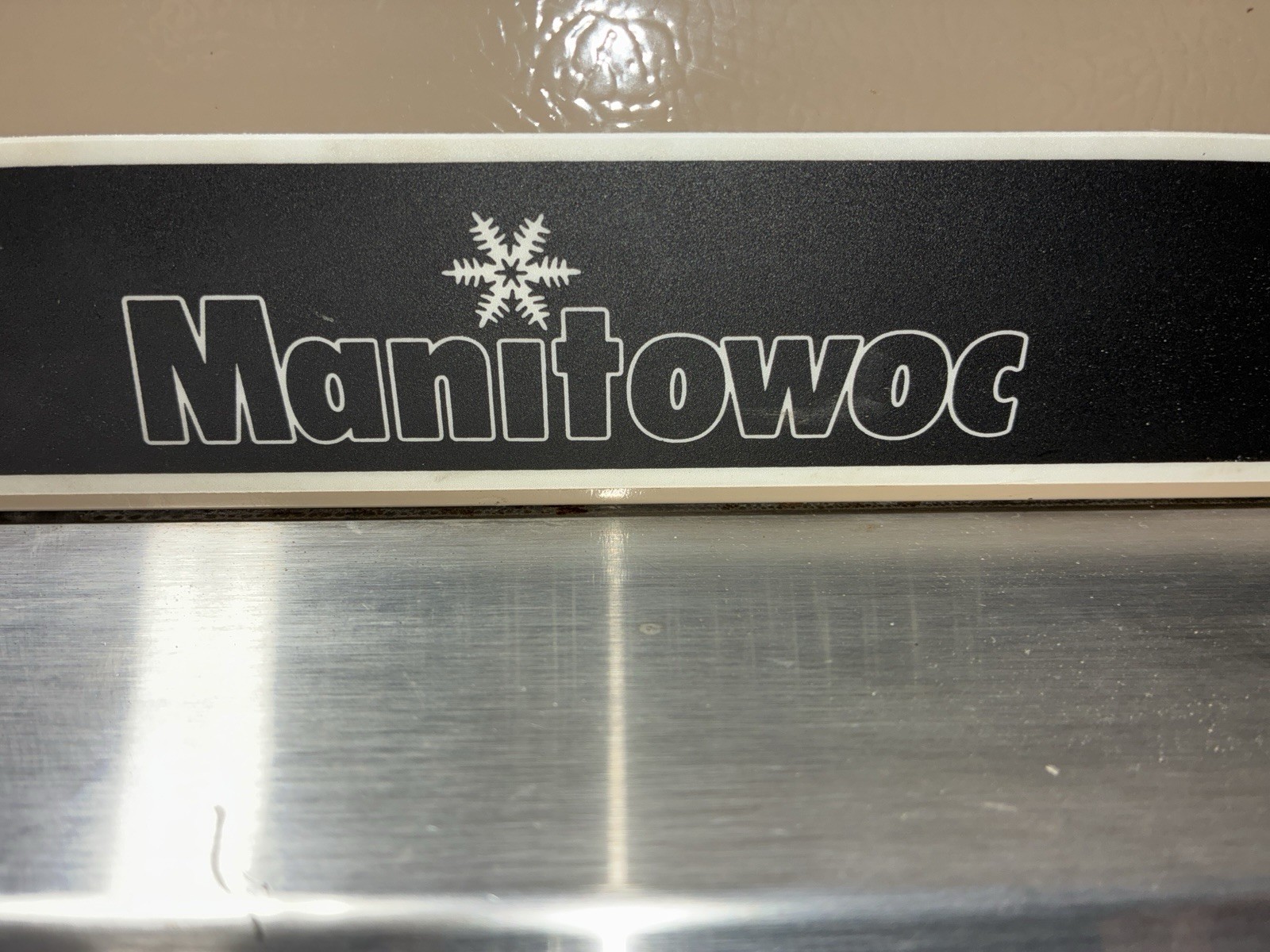 Manitowoc 600 Lb Ice Maker, 220v, 1 Ph, Air Cooled. Warrantied!