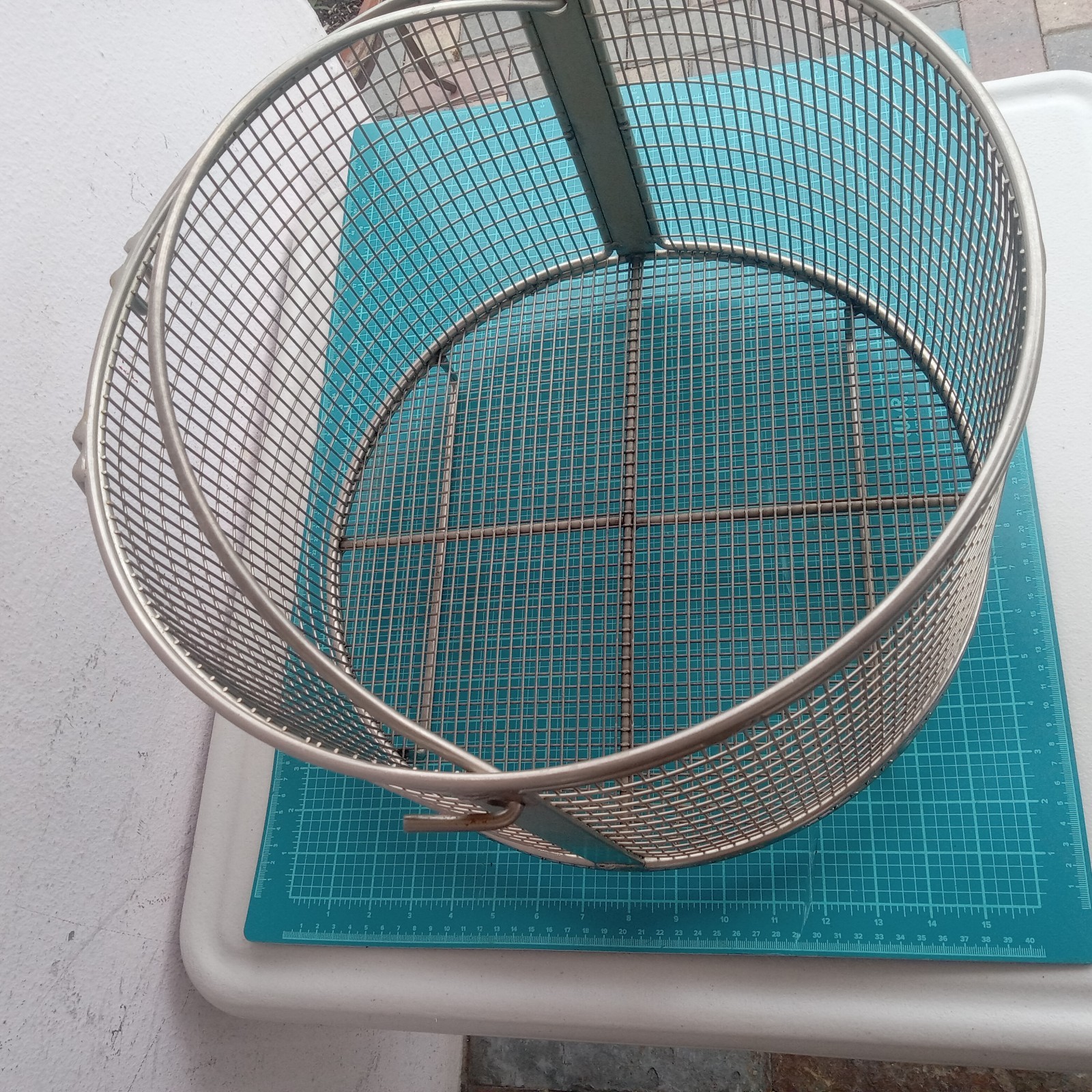 Big Fryer Round Basket – Size 15x15x9 Inches «Weighs 7 Pounds»