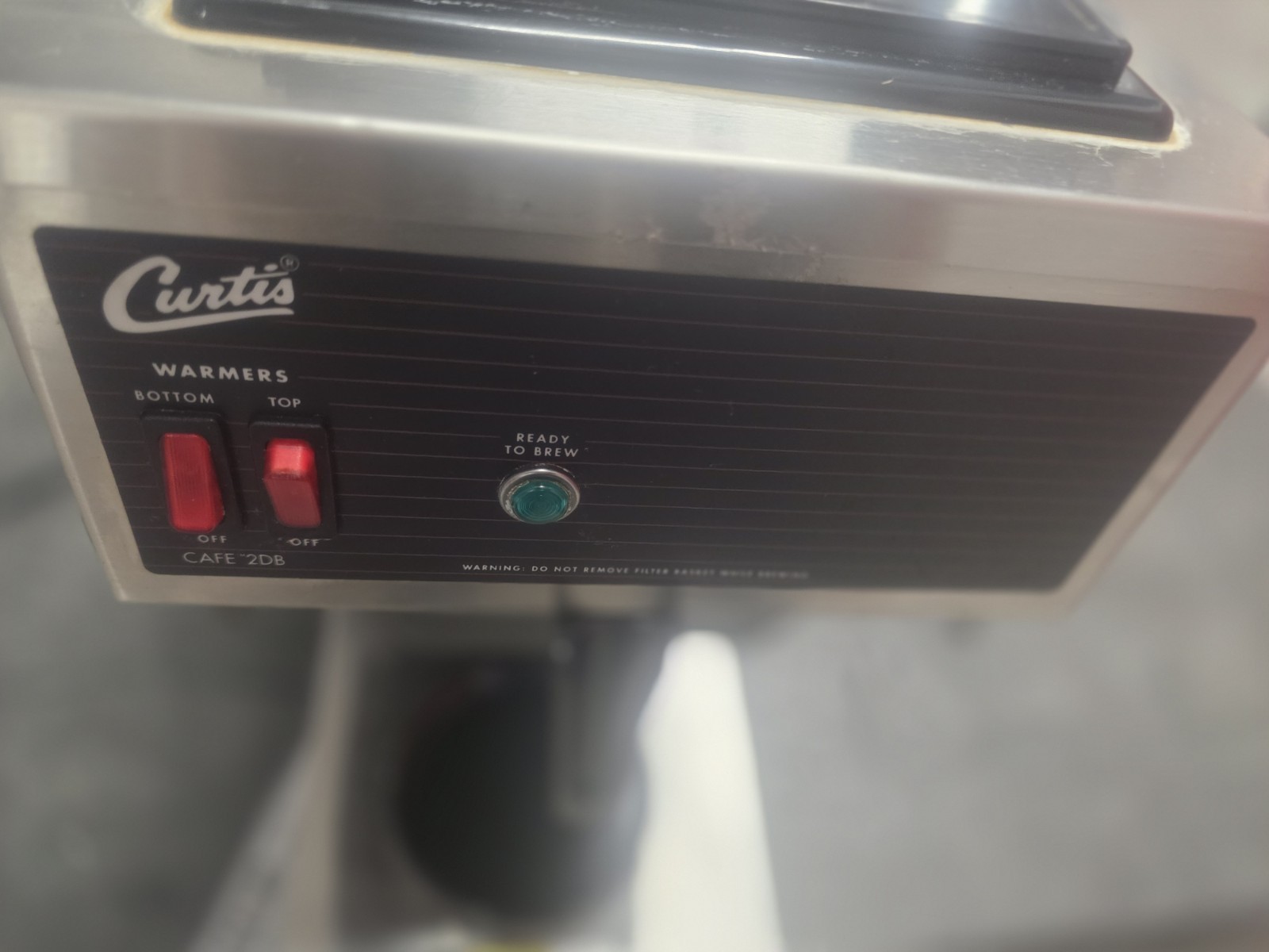 Wilbur Curtis Cafe 2DB Pourover Coffee Maker Brewer Machine with Dual Warmers