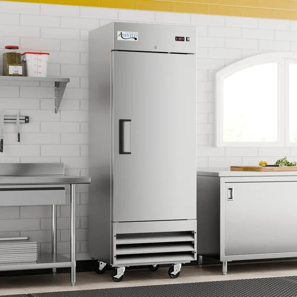 Avantco A-19F-HC 29” Solid Door Reach-In Freezer Commercial Used Working