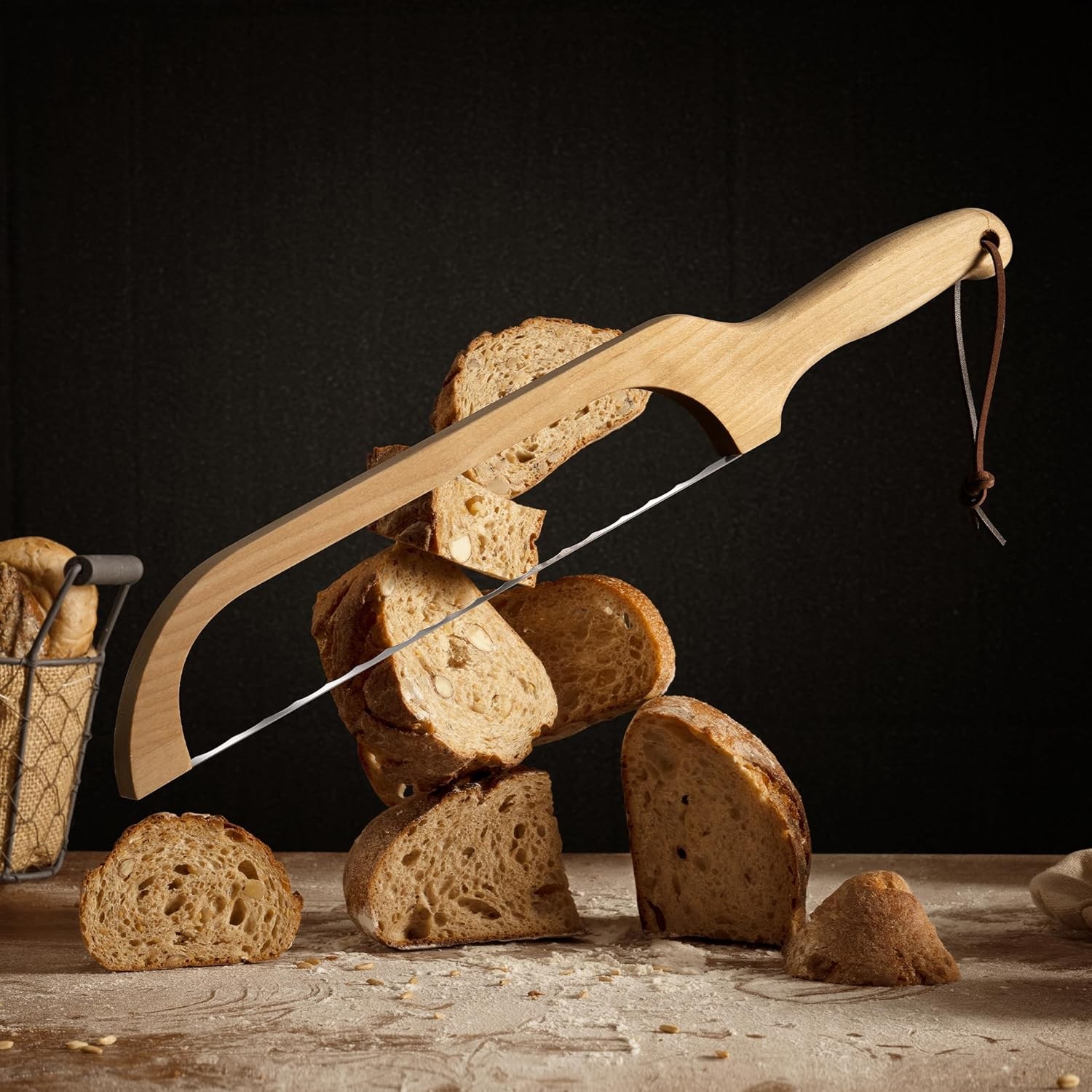 16.5″ bow design with stainless steel serrated blade for various breads
