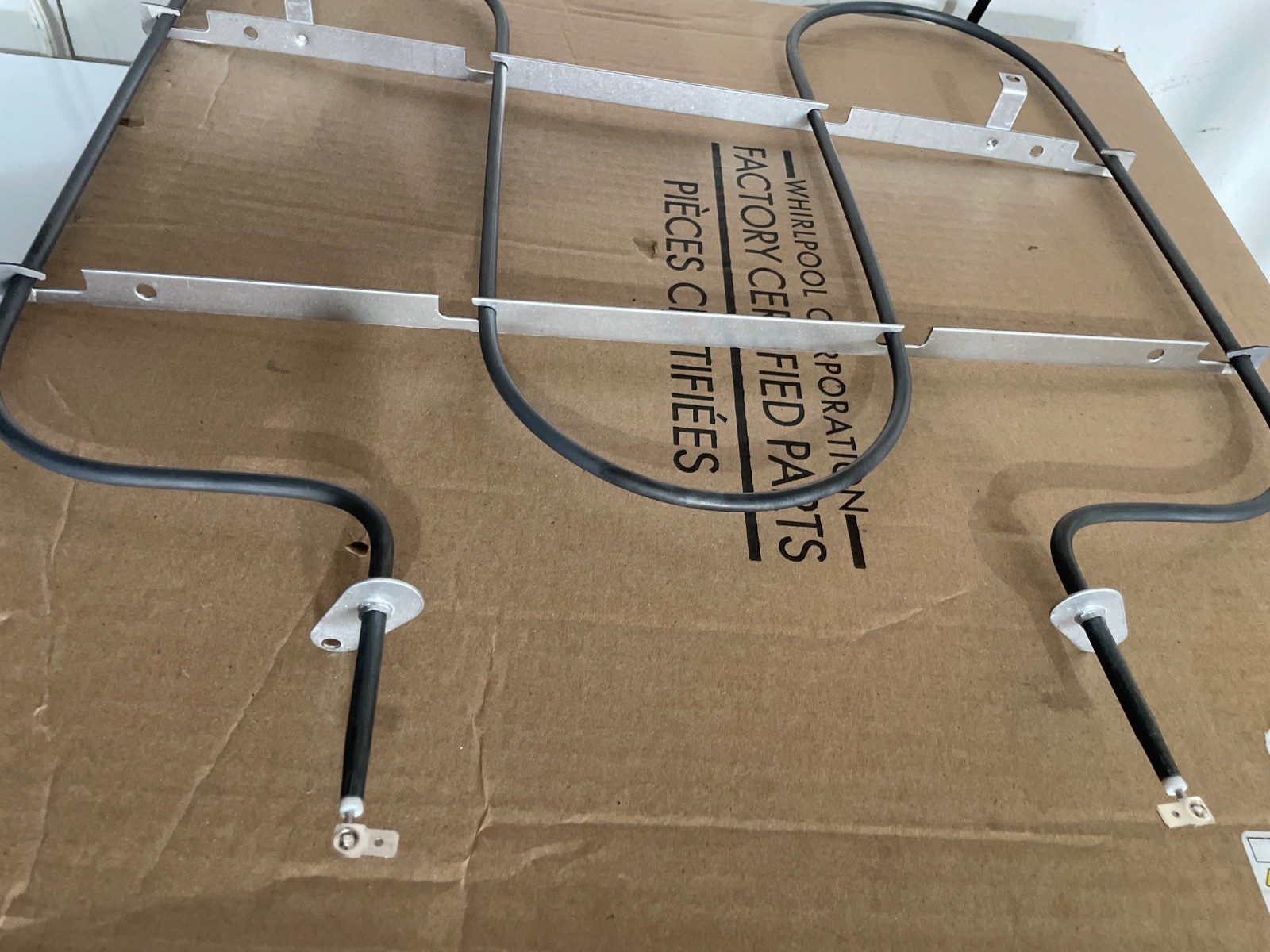 New OEM Whirlpool Electric Range WFES3030RS2 Broil Element W10856603