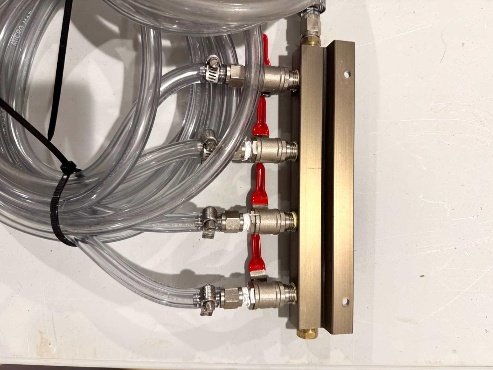 Micro Matic Beer Regulator and CO2 Distributor
