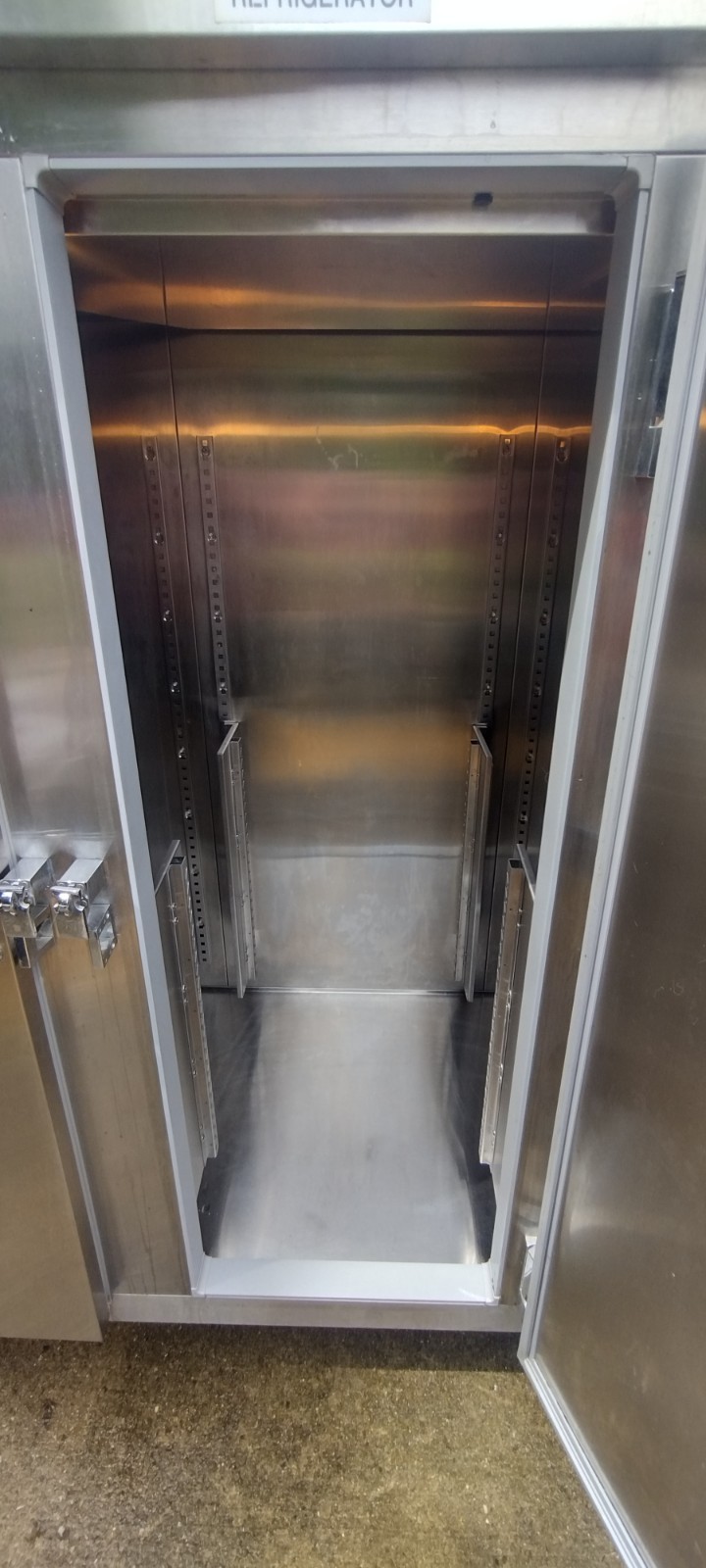 Continental DL3R-SS 3 Door Commercial Refrigerator SS 72 Cu Ft Runs Cool W Rack