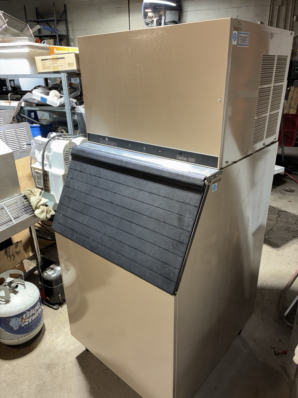 Manitowoc 600 Lb Ice Maker, 220v, 1 Ph, Air Cooled. Warrantied!